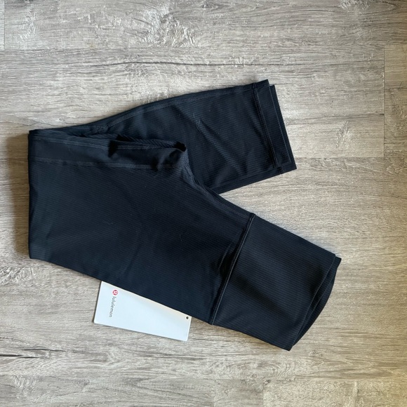 NWT LULULEMON ALIGN RIBBED HR CROP 23” - Picture 3 of 4